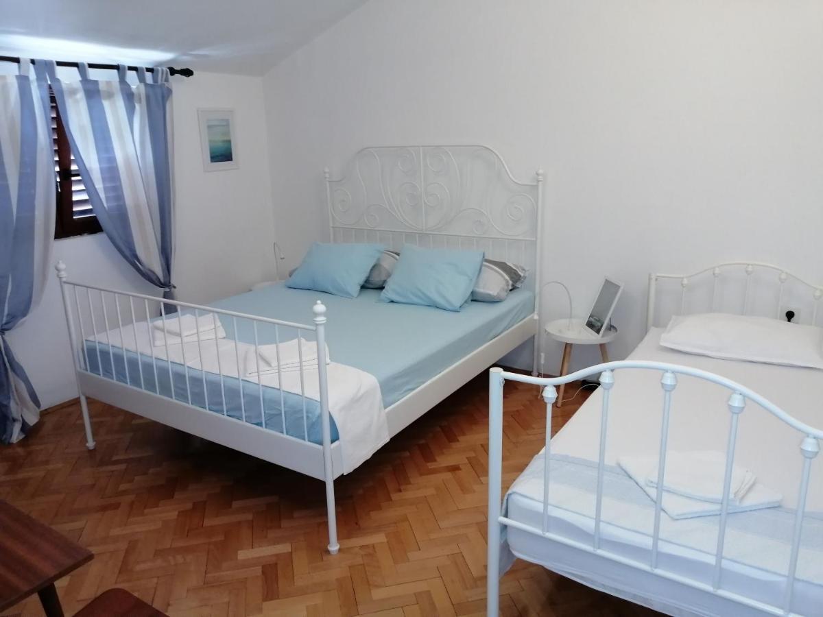 Apartments Stjepic Sukošan Exterior foto